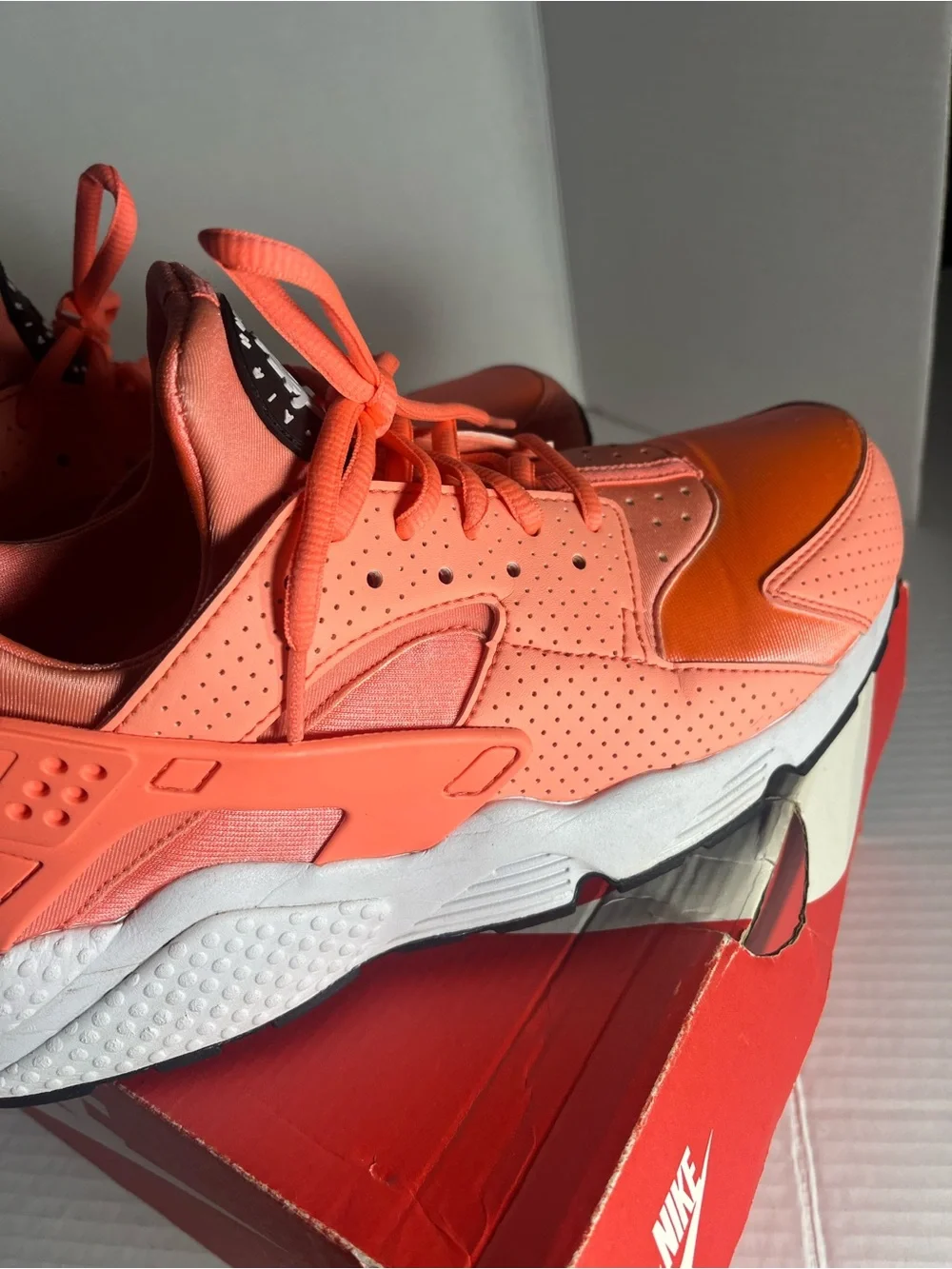 Nike Kids Coral/Orange Huarache Sneakers